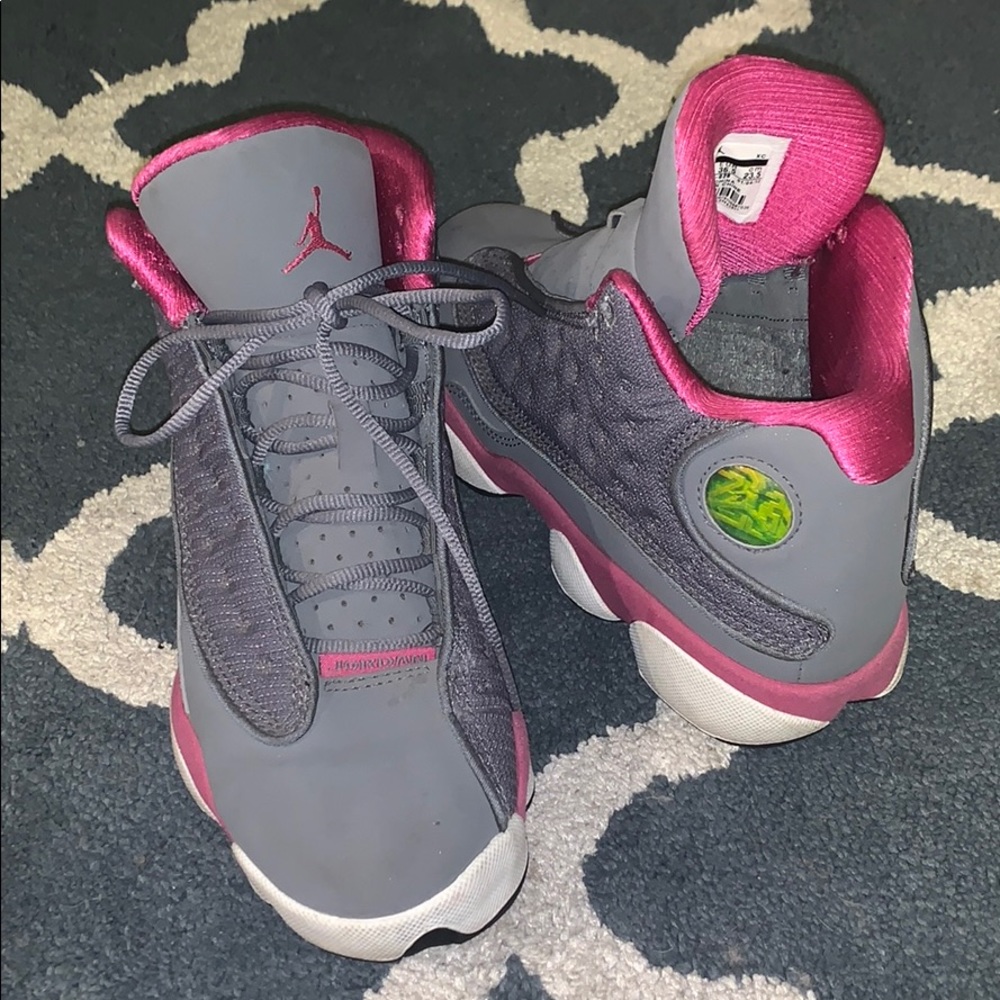 LIKE NEW! Jordan 13s Gray and Pink MUST GO MOVING